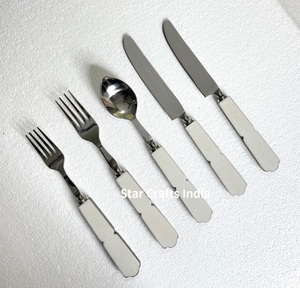 Ensemble de couverts rond brillant poli nouveau design poignée en rotin argent miroir poli ustensiles de cuisine cuillère design couteau et fourchette - Product Image 2