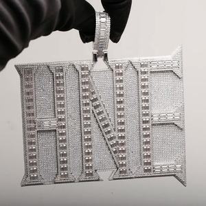 Excelente calidad de diseño de moissanita diamante letra colgante joyería fina de fabricante indio disponible a precio al por mayor - Product Image 2