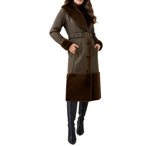 Manteaux en fourrure pour femmes élégants et luxueux avec doublure douce et chaude, parfaits pour la mode d'hiver et les occasions élégantes, offrant confort et grâce - Product Image 4