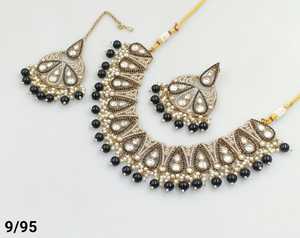Bijoux les plus à la mode pour mariage indien Fonction CZ Pierre cloutée avec perle Travail Collier Set Boucles d'oreilles & Mangtika Set - Product Image 1