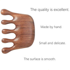 Peigne à cheveux en bois de santal naturel à dents larges Mini outil de coiffure sans statique pour salon de maison voyage peigne à barbe à la mode - Product Image 4