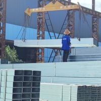 Tube carré et rectangulaire en acier de précision ASTM A500 ERW de taille personnalisée pour les structures de construction et les machines
