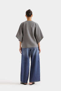 Camiseta Gris Holgada de Manga Capa para Mujer, de Alta Calidad, Color Sólido, Estilo Urbano Personalizado, Informal - Product Image 2