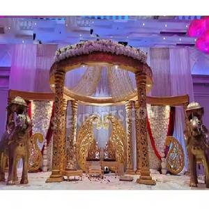 Magnifique Mandap de mariage d'intérieur sculpté doré Mandap de mariage abordable au meilleur prix Vente de Mandap de mariage traditionnel gujarati - Product Image 1