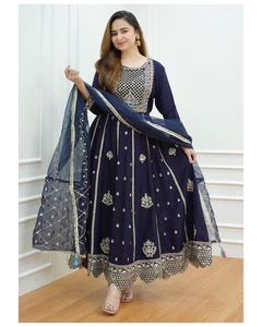 Robe Anarkali en rayonne lourde de dernière génération avec broderie et sequins Fab Zone Vêtements indiens et pakistanais - Product Image 2