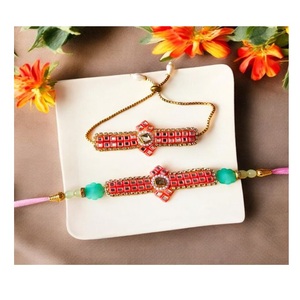 Caja combinada Raksha Bandhan de alta calidad que incluye incienso de chocolate Rakhi y tarjeta de felicitación para minoristas disponibles para exportación - Product Image 1