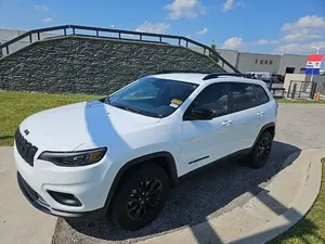 Jeep Cherokee 2023 impecablemente limpio - Product Image 4