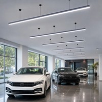 Luminaire linéaire LED suspendu en aluminium de 1200 mm pour hall d'exposition automobile, 6000K, éclairage d'affichage dimmable