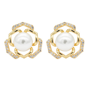 Orecchini a perno con perle placcate in oro e design a fiore con perle finte per gioielli da sposa da donna - Product Image 3