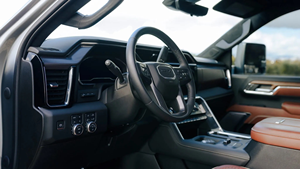 GMC Sierra 2500HD Denali Ultimate 2024, Duramax, Motor V8 Turbo Diésel de 6.6 Litros, Volante a la Izquierda, Asientos de Cuero, Interior Claro - Product Image 6
