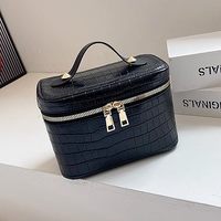 Meilleur prix étui de train de voyage pour femmes organisateur en cuir sacs et étuis à cosmétiques avec fermeture à glissière pour le rangement du maquillage et les outils