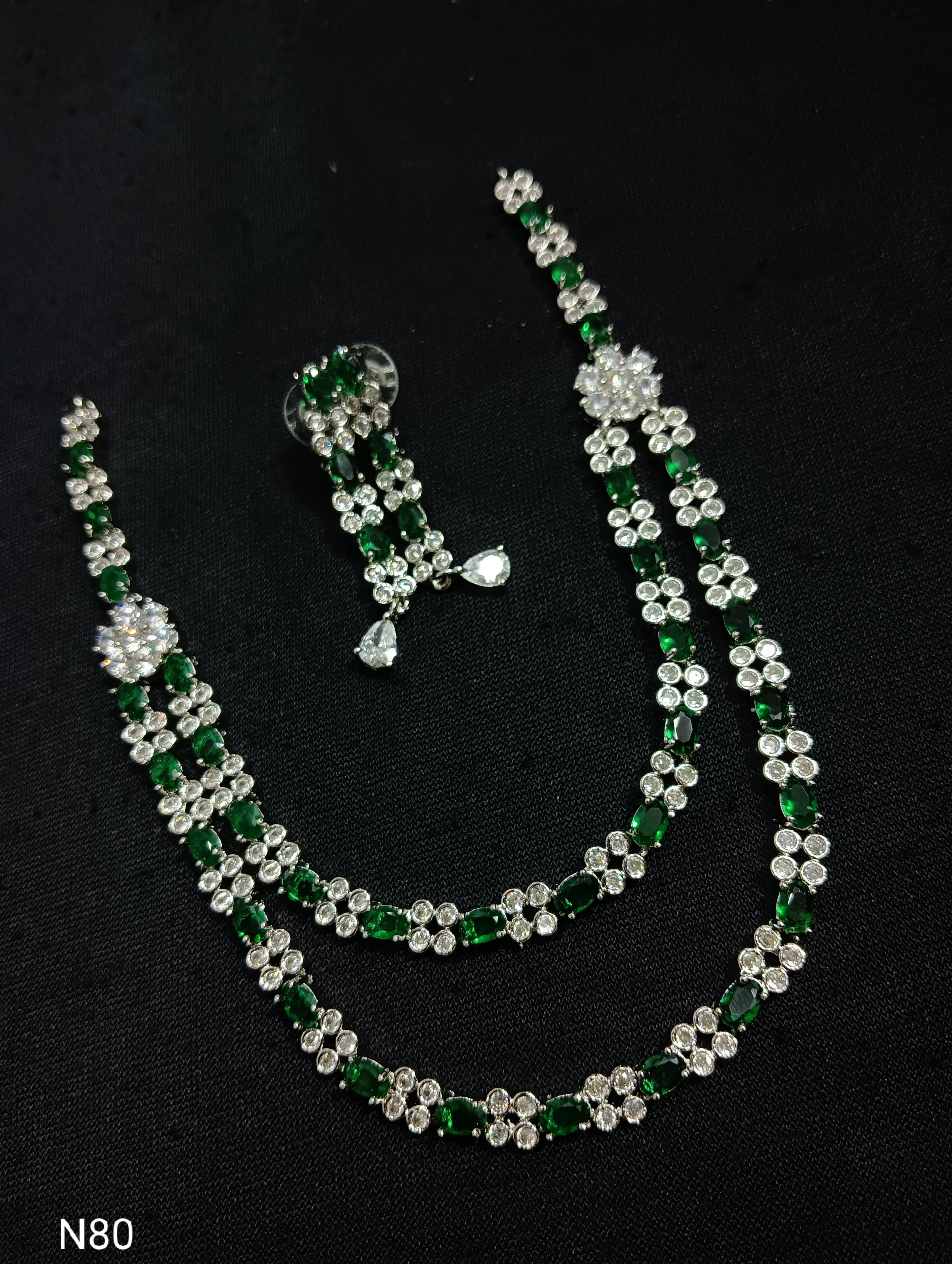 สีเขียว