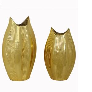 Vase à fleurs élégant fabriqué à la main pour la décoration de la maison Vases à fleurs en aluminium Vases à fleurs dorées avec fabriqués à la main - Product Image 3