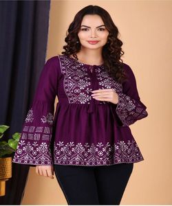 Élégance traditionnelle Kanchipuram Kurti Vêtements de fête en coton de soie de lin avec des détails fabuleux - Product Image 3