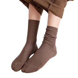 ถุงเท้าผู้หญิงคุณภาพสูง ผลิตจากใยฝ้ายและใยไผ่ เหมาะสำหรับฤดูร้อน เล่นฟุตบอล นุ่ม สบาย ระบายอากาศได้ดี แห้งเร็ว ถุงเท้ากีฬา - Product Image 3