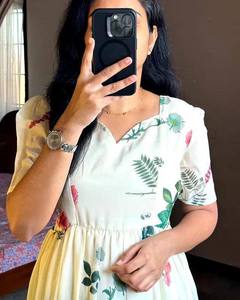 เดรสยาวทรงเอไลน์สำหรับผู้หญิง - ดีไซน์ระบายชั้นๆ แขนพอง ลายพิมพ์สไตล์ชาติพันธุ์สีสันสดใส เหมาะสำหรับแฟชั่นฤดูร้อน - Product Image 2