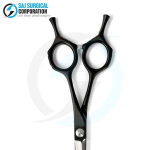 Tijeras de peluquero de diseño de belleza negra contemporánea Tijeras de pelo de acero japonesas de diseño de mango innovador para salones modernos - Product Image 4