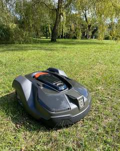 Mini cortacésped robótico inteligente con función de 4 tiempos, Robot recortador de jardín impermeable remoto automático a la venta - Product Image 3
