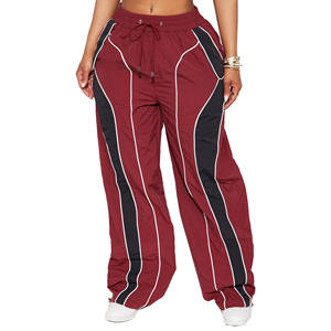 Ensemble de survêtement deux pièces élégant pour femme 2026, coupe-vent à capuche imprimé, avec cordon de serrage, 100 % polyester - Product Image 3