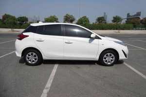 Yaris XLE 2020-2022 Usado Barato, Tracción en las Cuatro Ruedas, Asientos de Cuero, ACC, Hatchback, Automático, Cámara de 360°, Luces LED, Pantalla Táctil Panorámica - Product Image 3