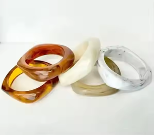 Bracelets en résine dure, accessoires de bijoux, ronds, vente en gros, pas chers, vintage, en forme de bracelet en résine peint à la main, écologiques, tendance - Product Image 1