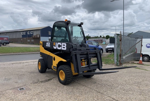 ขายรถยก JCB TLT30D 4x4 ดีเซล มือสอง ราคาถูก รถยกดีเซล 5 ตัน ขับเคลื่อน 4 ล้อ ยางตัน สำหรับงานออฟโรด เสากระโดงเดี่ยว ยกสูง 3 เมตร - Product Image 4