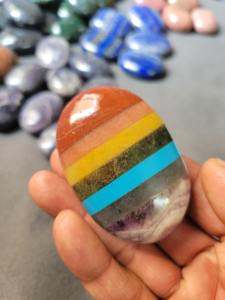 Pierre de paume polie de haute qualité, 7 chakras, pour l'amour, la guérison, la décoration, le cadeau, la méditation, avec collage de précision, approvisionnement en vrac - Product Image 4