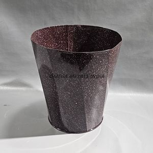 Vase en métal bronze antique de qualité supérieure avec design martelé texturé et forme incurvée élégante pour la décoration intérieure classique - Product Image 5