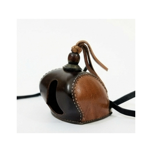 Capucha de cetrería de cuero con diseños personalizados, equipo de caza portátil, estilo minimalista, para uso en todas las estaciones, para aves de presa. - Product Image 1