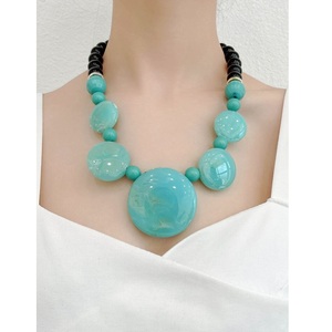 Collier en résine acrylique de qualité fait à la main artisanat indien sur le thème de l'art pour les fêtes de mariage et les cadeaux - Product Image 1