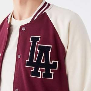 Blouson universitaire brodé pour homme, le plus vendu, style streetwear, manches longues, col montant, personnalisable avec votre propre design sur le devant - Product Image 5