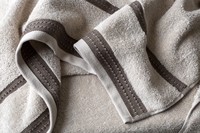 Serviettes de Spa de Luxe MS Home en Tissu Éponge avec Logo Brodé Personnalisé Hypoallergéniques Antimicrobiennes Jetables Écologiques Qualité Hôtelière