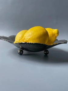 Bol de service en argent martelé et gravé de qualité supérieure, parfait pour servir des fruits, des collations et des bonbons, provenant d'Inde - Product Image 4