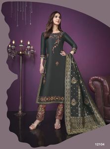 Dernière Tendance Nouvelle Arrivée Designer De Haute Qualité Fancy Silk Organza Daman Work Kurti Et Pantalon Avec Dupatta Au Prix De Gros - Product Image 3