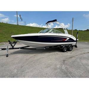 Lancha de Carreras Chaparral 23 SSI 2025, 300HP, Gasolina, Capacidad para 6 Personas, para Lagos y Ríos - Product Image 5