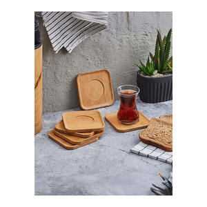 Ensemble de tasses à thé carrées en bambou moderne de 6 pièces avec un aspect bois naturel écologique, assiettes de service de 10x10 cm et design classique - Product Image 2
