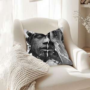 Coussin imprimé Portrait Africain Noir et Blanc Afro-Américain - Décoration Bohème Moderne, 30x30 cm - Product Image 2