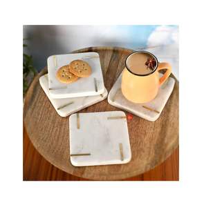 Sous-verres classiques en marbre blanc en forme de cœur faits à la main en Inde avec du bois naturel de manguier style design traditionnel - Product Image 6