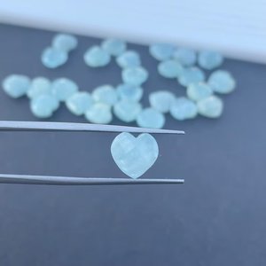 Venta al por mayor aguamarina natural 10mm corazón corte facetado briolette cuentas cuarzo suelto hebra de piedras preciosas para la fabricación de joyas - Product Image 2