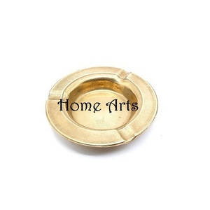 Cenicero de cigarrillos de color dorado con diseño de tendencia, Cenicero de cigarros de latón de forma redonda de calidad superior para los más vendidos - Product Image 1