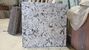 Encimera de cocina de granito blanco Beige de Alaska Piedra flameada pulida Calidad Premium para diseño de villa moderna - Product Image 3