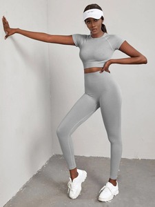 ชุดโยคะสตรีแบบสองชิ้นแห้งเร็วชุดเข้ายิมดีไซน์ไร้รอยต่อเพื่อความสบายตัวใหญ่ผลิตในปากีสถาน - Product Image 6