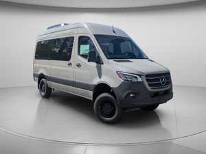 Mercedes-Benz Sprinter Van 2026, 8 Posti, Cambio Automatico, Tetto Alto, Camper Van, Fari a LED, Alimentazione a Benzina, Pneumatici R17, Tessuto Leggero - Product Image 1