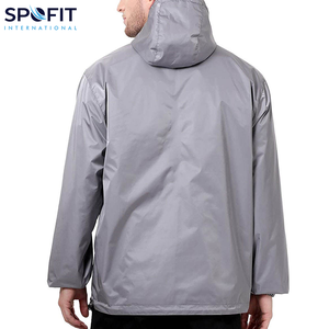 Veste de pluie légère coupe-vent imperméable à capuche pour la randonnée, l'escalade et les activités de plein air, fermeture éclair sur le devant, logo pour homme - Product Image 3