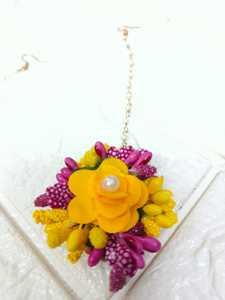 Maang Tikka floral amarillo | Joyería de flores de boda india para Haldi, Mehendi | Regalo de dama de honor y accesorio nupcial - Product Image 5