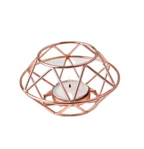 Votive classique en métal pour bougies, parfaite pour la décoration intérieure, les fêtes ou les tables romantiques - Product Image 3