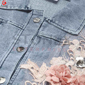 Venta caliente de las mujeres de la calle desgaste cómodo abotonado en relieve chaquetas de mezclilla Pakistán fabricado - Product Image 4