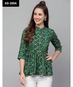 Colecciones de Kurtis de crape pesado corto de moda india con impresión digital para uso informal y diario Top de estilo étnico indio Kurtis - Product Image 1