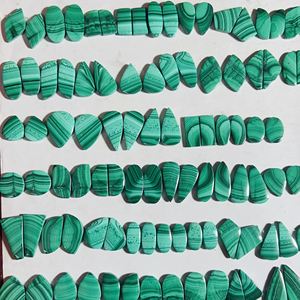 AAA + เกรด Malachite คู่ cabochon. อัญมณีหลวมผสมรูปร่างและขนาดต่างหูคู่มรกตอัญมณี - Product Image 2