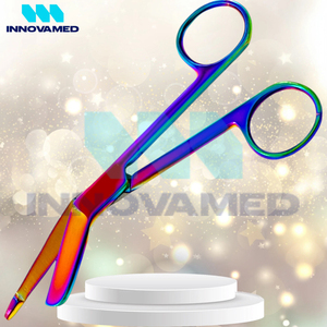 กรรไกรแพทย์แบบโค้ง 5.5 นิ้ว รุ่นใหม่ ทันสมัย ใช้งานง่าย ไม่ลื่น สำหรับผ่าตัด ผ้าพันแผล และการปฏิบัติในคลินิก กรรไกรผ้าพันแผลแบบลิสเตอร์ - Product Image 5